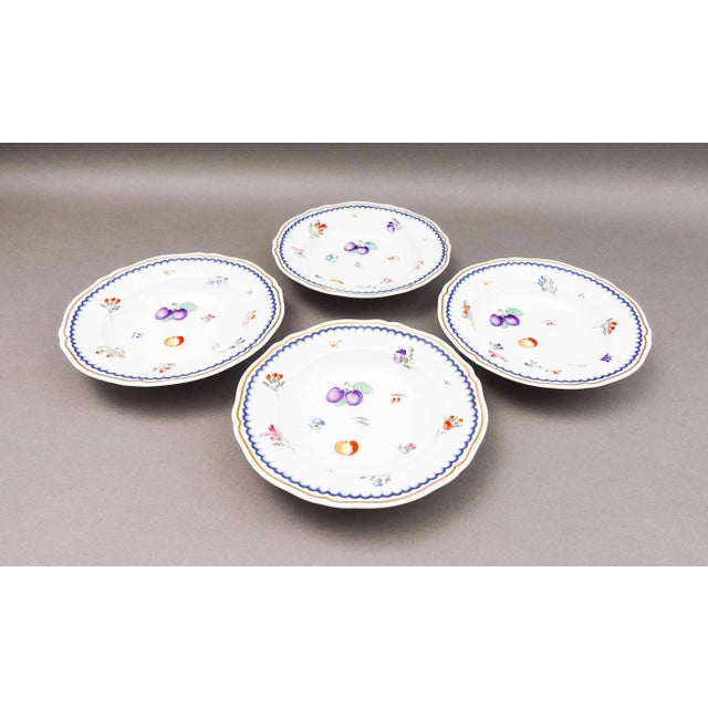 Richard Ginori Vintage Richard Ginori Italian Fruits Porcelain Rimmed Soup Bowls- Set of 4 For Sale - Image 4 of 8