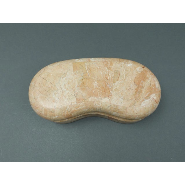 Kinder-Harris Dara 1980s Pink Tessellated Stone Brass Kidney Shaped Box For Sale In Miami - Image 6 of 10