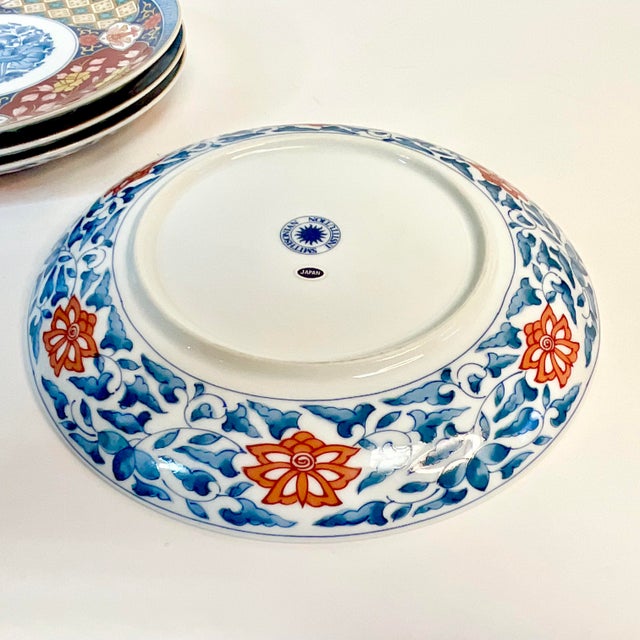 1950s Vintage Chinoiserie Japanese Imari Luncheon Plates and Mugs - Set of 8. For Sale - Image 13 of 13