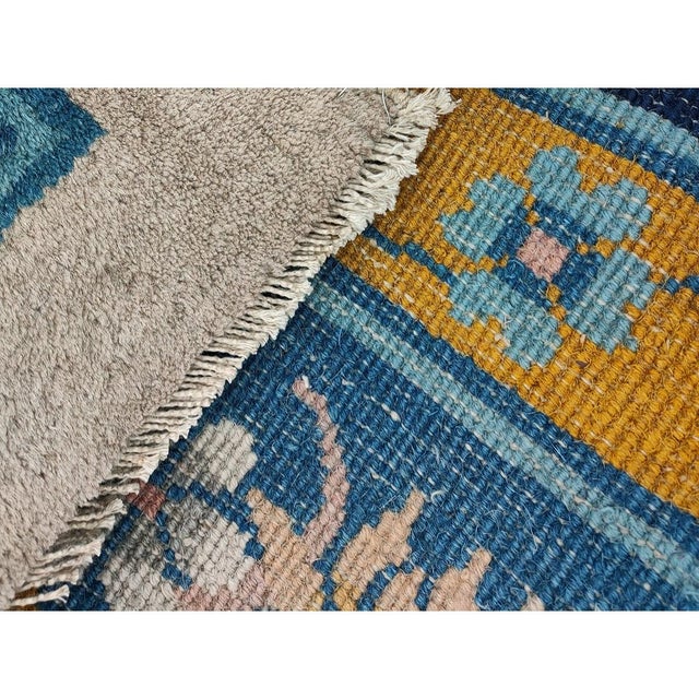 1920s Ivory Traditional Medallion Antique Chinese Peking Carpet 9'x12' Woven Rug For Sale - Image 9 of 9