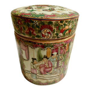 Mid 20th Century Chinese Export Porcelain Rose Medallion Covered Domed Lidded Jar Box