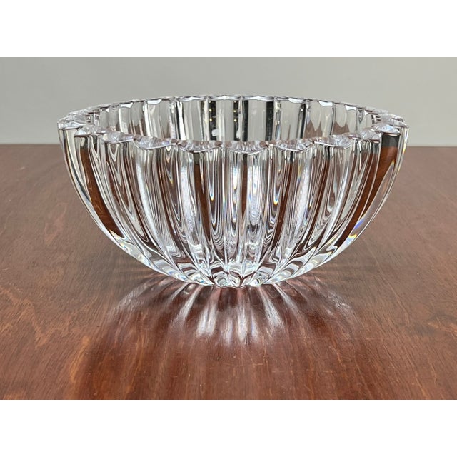 Tiffany and Co. Vintage Tiffany & Co Crystal Bowl in a Ribbed Petal Design For Sale - Image 4 of 9