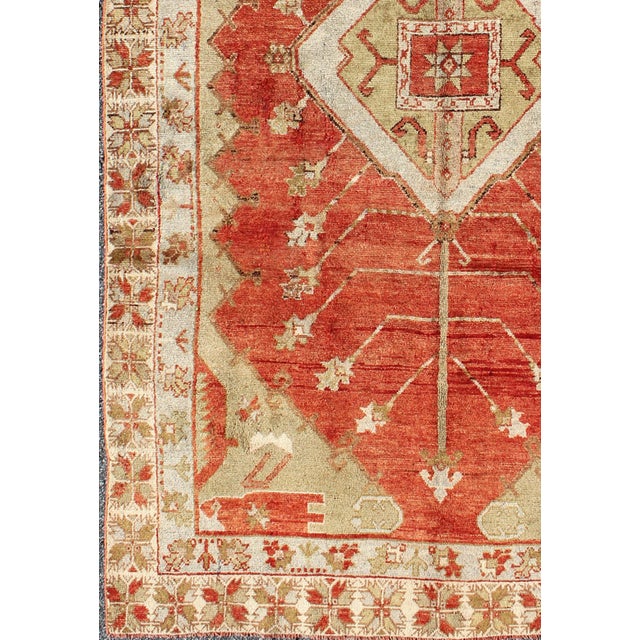 Tribal Antique Turkish Oushak Tribal Rug With Medallion and Geometric Florals 5'1"x9'0" For Sale - Image 3 of 8
