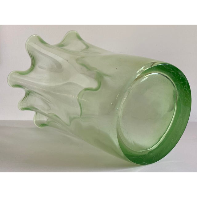 Mid-Century Italian Fazzoletto Green Murano Glass Vase For Sale In New York - Image 6 of 13