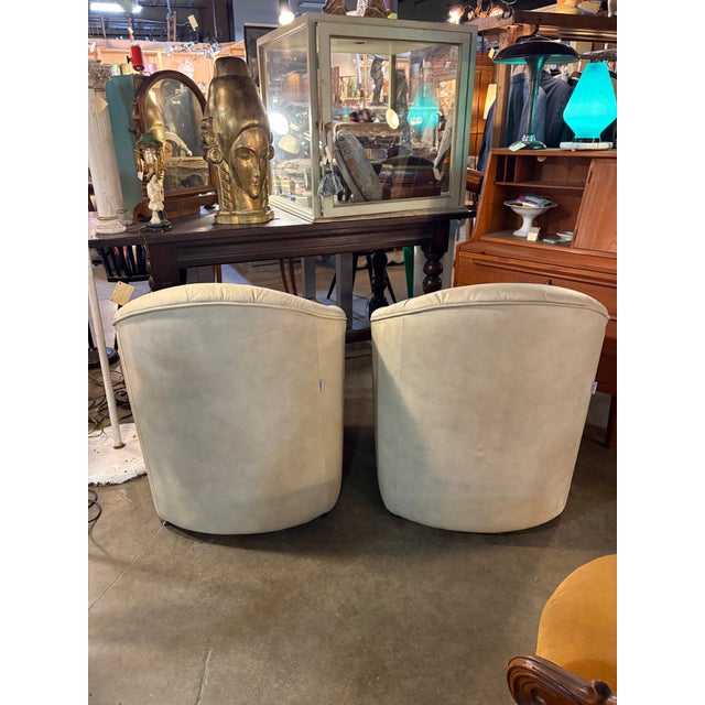 Oyster Gray Pair 1990s Post Modern Italian Leather Nicoletti Club Chairs For Sale - Image 8 of 9