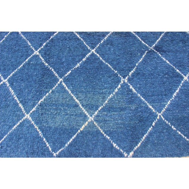 Modern Moroccan Rug With All-Over Lattice Design by Keivan Woven Arts For Sale - Image 11 of 13