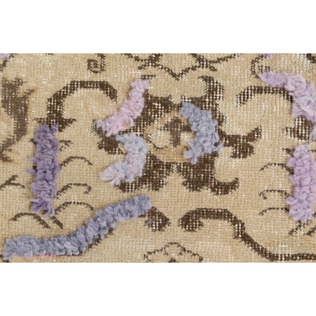 1950s Mid 20th Century Creamy Beige Turkish Area Rug For Sale - Image 5 of 10