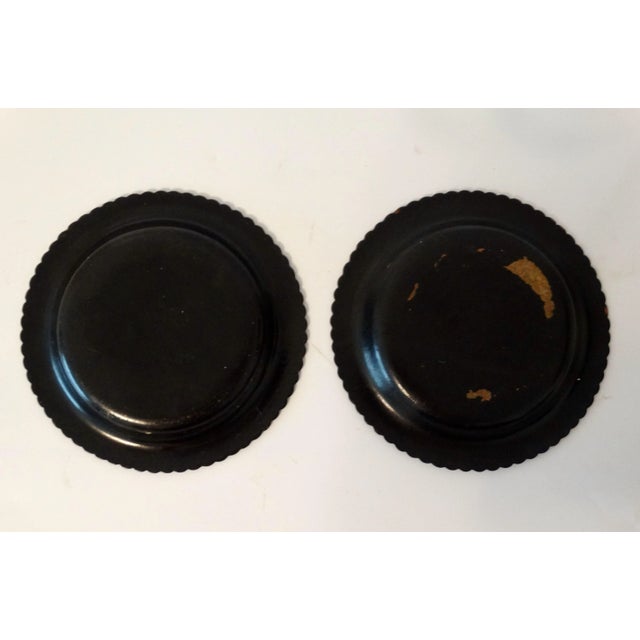 Paper 19th-Century Gilt Lacquer Chinoiserie Gaming Plates / Coasters, a Pair For Sale - Image 7 of 8