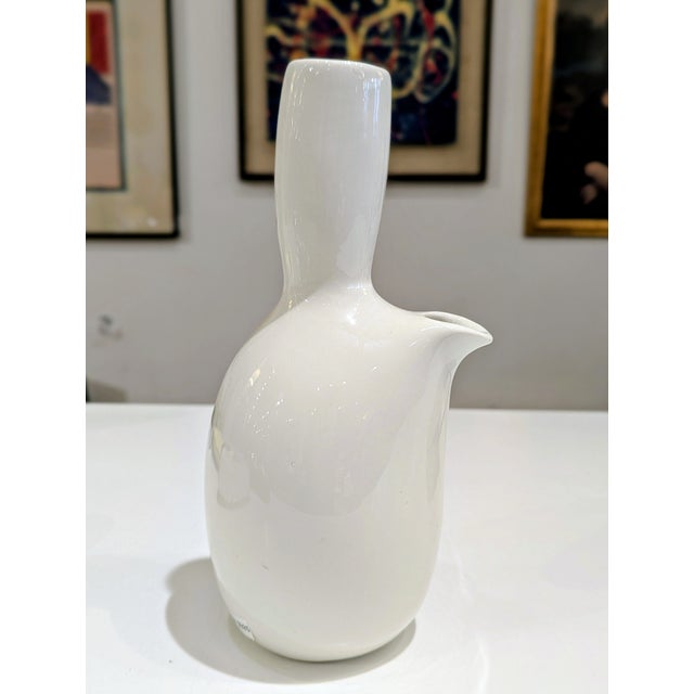 American Mid-Century Biomorphic White Ceramic Pitcher | Russell Wright For Sale - Image 3 of 4