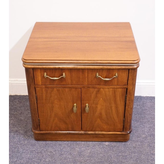 Mid-Century Modern Thomasville Furniture Agenda Collection Solid Walnut MCM Mid Century Modern 25" Cabinet Nightstand 23411-820 For Sale - Image 3 of 14