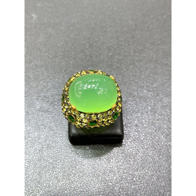 Bochic “Orient” Peridot, Penite & Multi Gems 18k Gold & Silver Cocktail Ring Size 7.5 For Sale - Image 4 of 5
