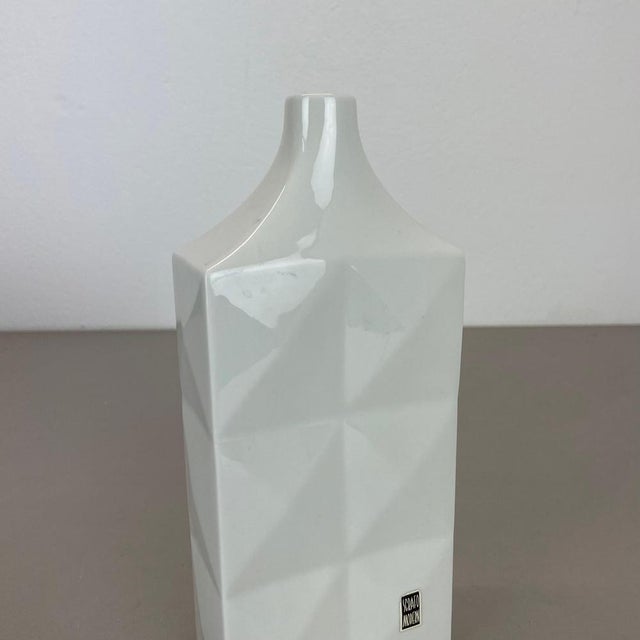 Modern Large Modernist Op Art Vase by Peter Müller for Sgrafo Modern, Germany, 1960s For Sale - Image 3 of 18