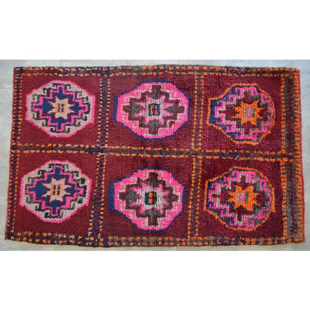 Vintage Hand Knotted Turkish Rug. Design Small Area Rug - 3′10″ X 6′3″ For Sale - Image 12 of 12