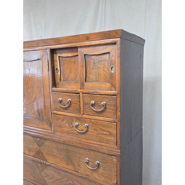 Wood Antique 1920s Japanese Three Piece Elm and Kiri Wood Isho Tansu Chest For Sale - Image 7 of 15