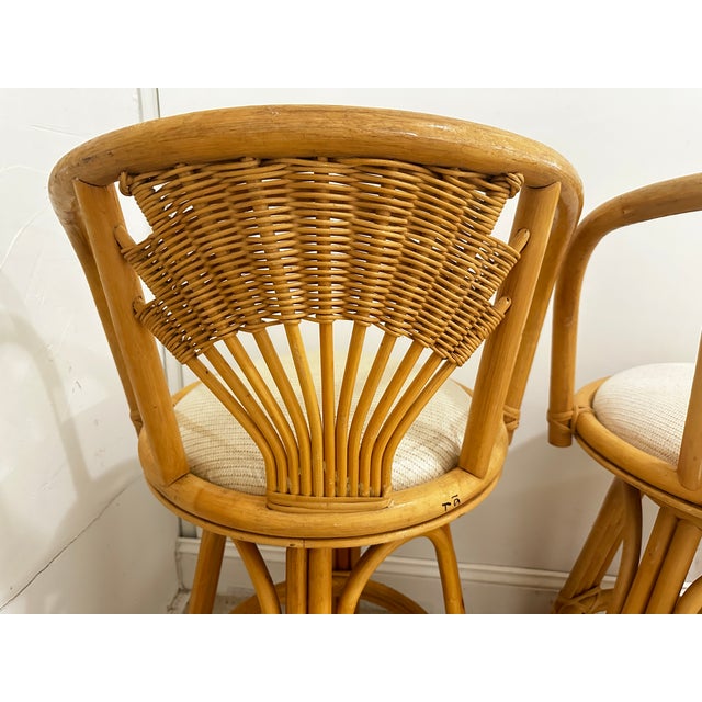 1980s Vintage Coastal Style Wicker Rattan Swivel Stools. Set of Three, Circa 1980s For Sale - Image 5 of 6