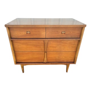 1960s Mid-Century Modern Bassett Context Gentleman’s Chest of Drawers For Sale