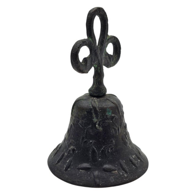 Cast Bronze European Table Bell With Tri-Lobed Handle, 4.5" For Sale In San Francisco - Image 6 of 11