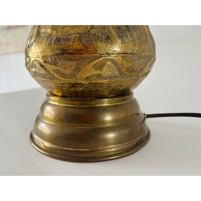 Figurative 1950s Brass India Import Lamp Pressed and Hand Hammered Cultural Figurative Design For Sale - Image 3 of 11