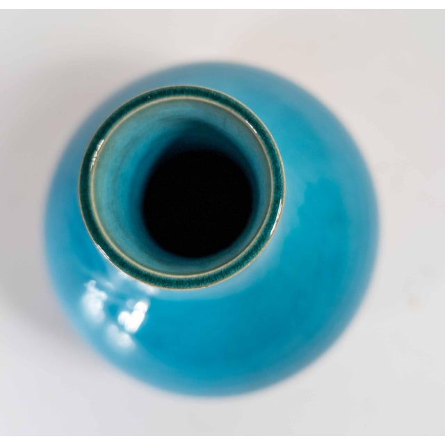 20th Century Japanese Electric Blue Turquoise Kangxi Style Bottle Vase For Sale - Image 9 of 16