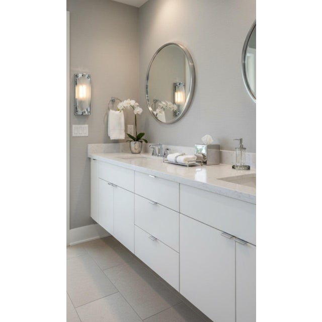 Chrome Visual Comfort for Kate Spade Castle Peak Frosted Glass 1 Light Bathroom Vanity Faceted Sconce Light Fixture For Sale - Image 8 of 11