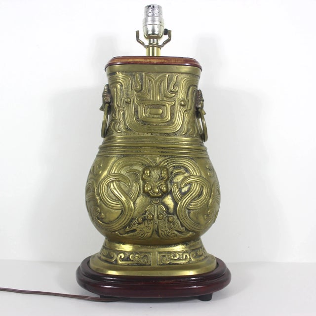 Early 20th Century Vintage Brass Chinese Hu Vessel Urn Table Lamp Creatures Oni Serpent Foo Dogs For Sale - Image 5 of 12