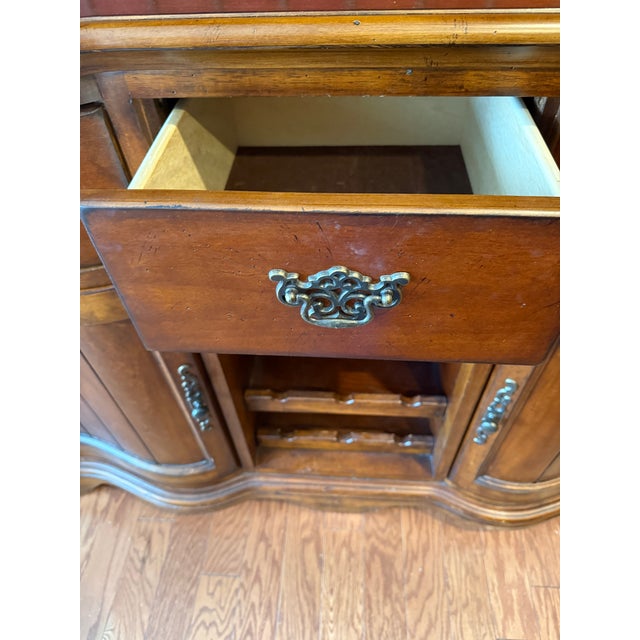 Black French Buffet Style Server W/Baker's Rack & Wine Display - Universal For Sale - Image 8 of 10