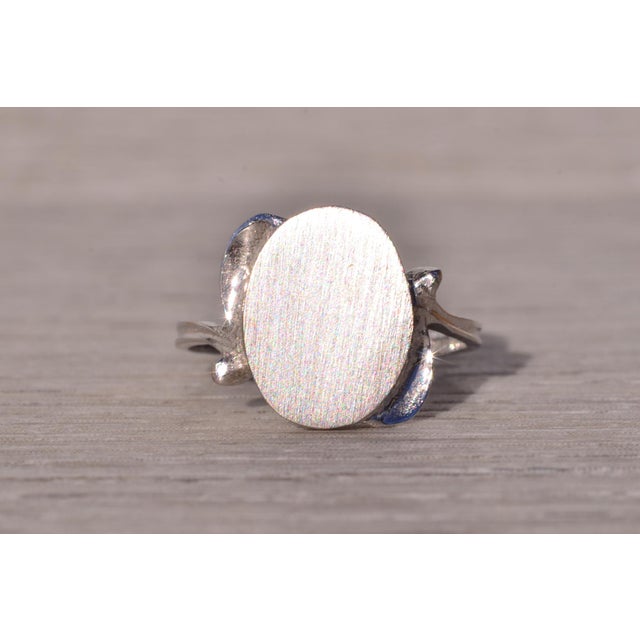 Contemporary The Spef: Vintage Italian Made White Gold Signet Ring For Sale - Image 3 of 10
