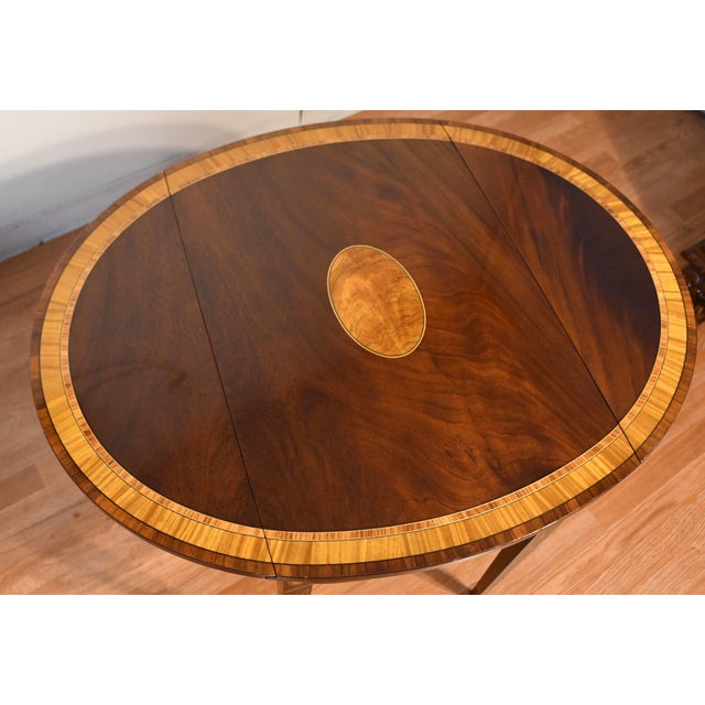 1980s 1980 Stickley English Sheraton Style Mahogany Drop-Leaf Pembroke Side End Tables For Sale - Image 5 of 18