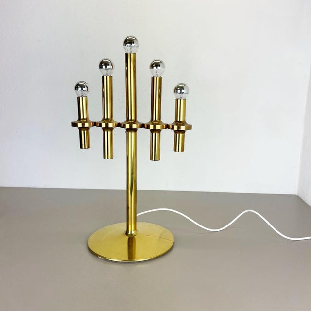 Gaetano Sciolari Modernist Brass Table Light in the style of Gaetano Sciolari, Italy, 1970s For Sale - Image 4 of 18