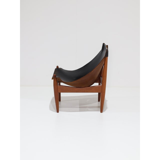 Vintage 272 Lounge Chair in Black Leather and Teak by Illum Wikkelsø, Denmark, 1960s For Sale - Image 4 of 17