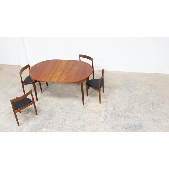 Roundette Tripod Table and Chairs by Hans Olsen for Frem Røjle, 1960, Set of 5 For Sale - Image 9 of 11
