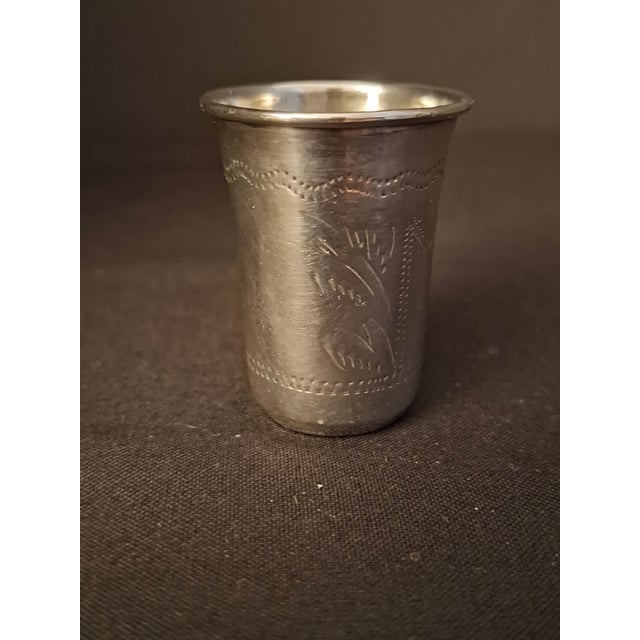 Late 19th Century Turn-of-the-Century Imperial Russian Hand-Engraved 84 Silver Shot Cup by Israel Zakhoder For Sale - Image 4 of 14