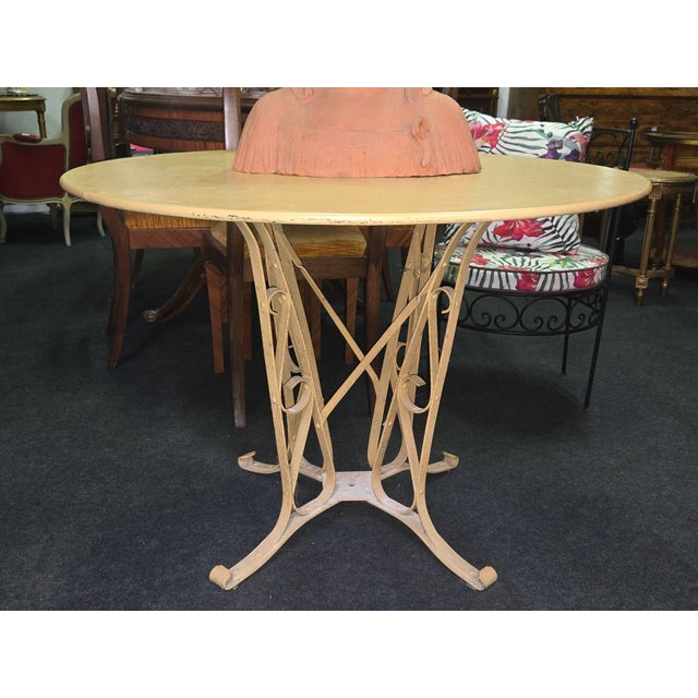 Round Garden Table in Wrought Iron, 1890s, in Good conditions. Designed 1890 to 1919