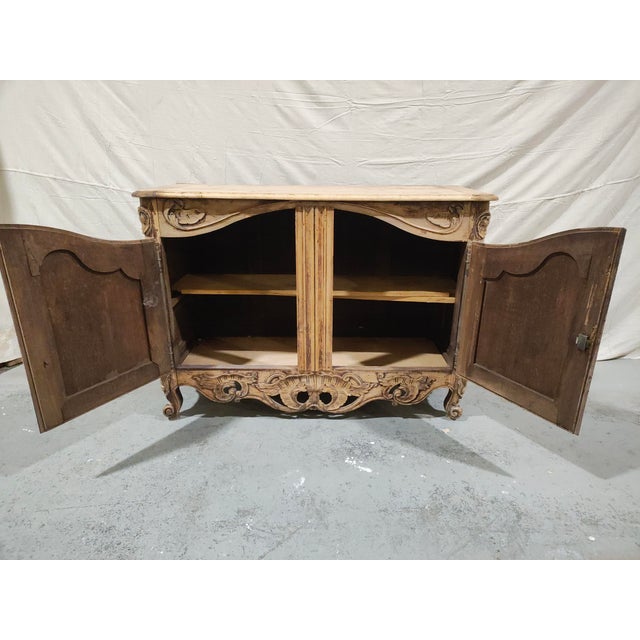 18th Century French Provincial Walnut Buffet From Provence (Avignon), Circa 1780 For Sale In New Orleans - Image 6 of 10