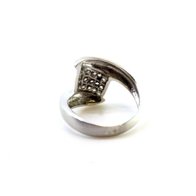 Brushed White Gold Ring with Brilliant-Cut Diamonds For Sale - Image 6 of 9