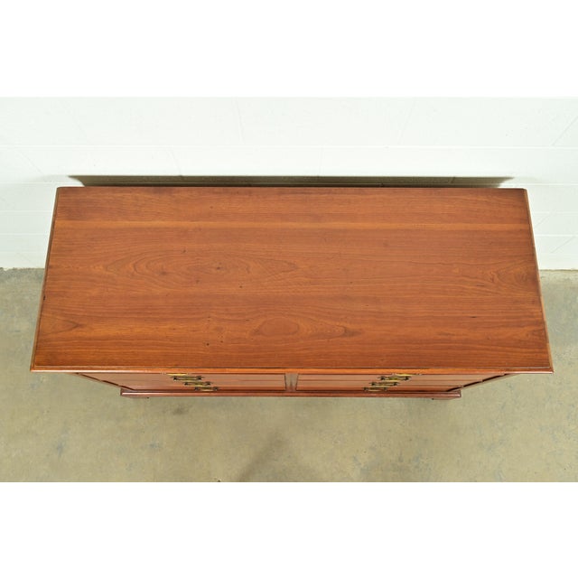 Kindel Furniture Georgian Carved Fruitwood Eight-Drawer Double Dresser, Circa 1980s For Sale - Image 12 of 16