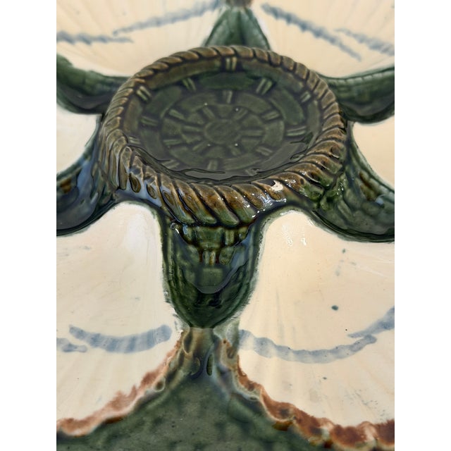 Dark Green Pair of French Longchamp Barbotine Oyster Serving Plates, Circa 1900 For Sale - Image 8 of 12