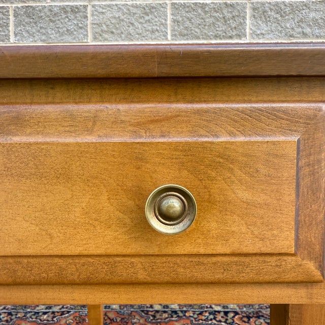 Late 20th Century Vintage Dearborn Furniture American Traditional Solid Maple Corner Desk With Drawer For Sale - Image 5 of 12