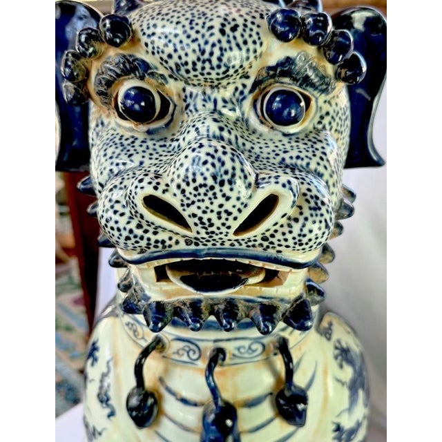 24" Nanking Blue White Porcelain Chinese Temple Guardian Lion Foo Dog Sheshi, Canonbury For Sale - Image 4 of 16