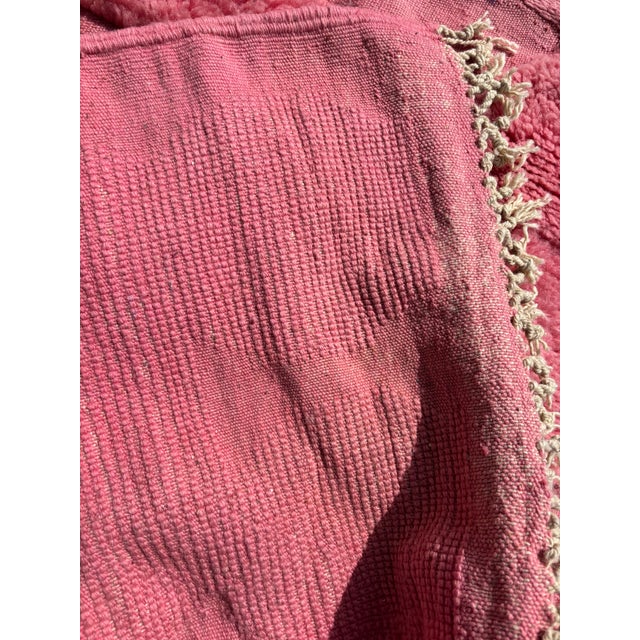 Pink Beni Mrirt Moroccan Rug in Wool, 2010s For Sale - Image 9 of 11