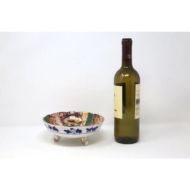 Vintage Japanese Hand-Painted Imari Three-Footed Porcelain Bowl For Sale In Tampa - Image 6 of 7