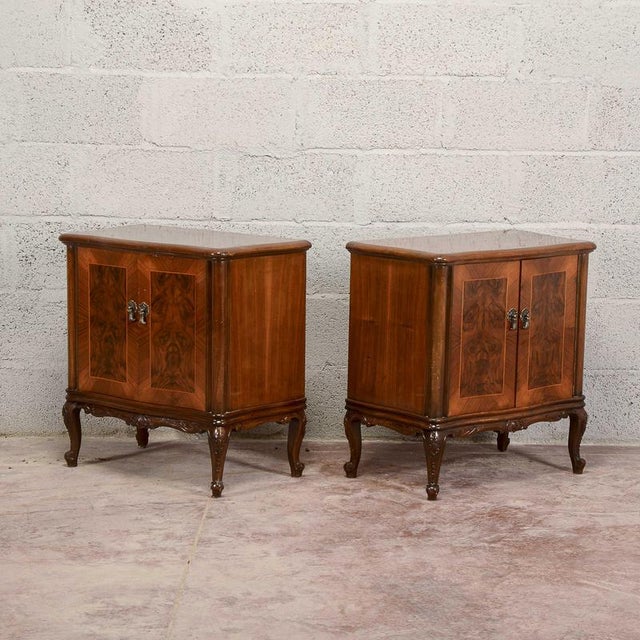 Mid-Century Walnut-Veneered Nightstands, Set of 2 For Sale - Image 6 of 18