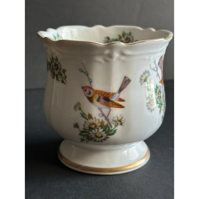 Mid 20th Century Vintage 1940s/1950s Lenwile Ardalt Imported Chinoiserie Hand Painted Birds and Flowers Porcelain Planter/Vase For Sale - Image 5 of 12