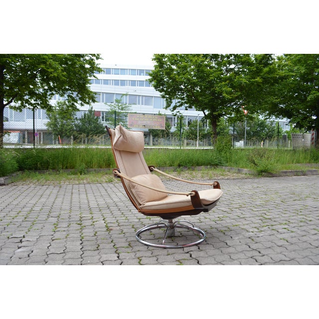 Wood Leather Swivel Lounge Chair in Cognac and Ecru by Ake Fribytter for NELO, Sweden, 1970s For Sale - Image 7 of 18