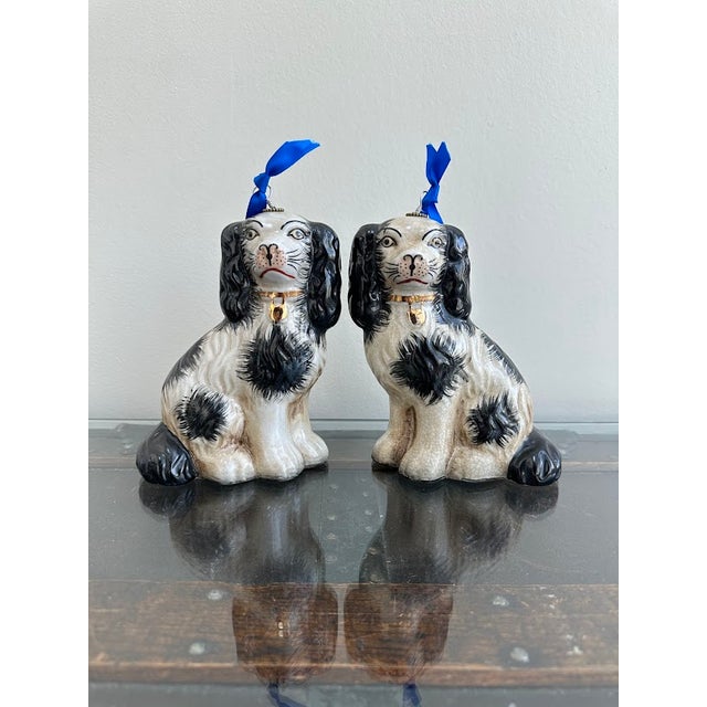 Pair of Vintage Staffordshire Style Dog Ornaments For Sale - Image 4 of 7