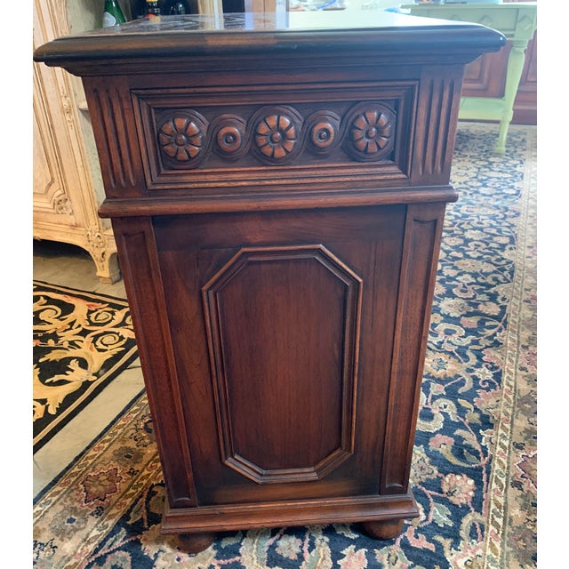 Antique Kittinger Jacobean Side Table Liquor Cabinet For Sale In Palm Springs - Image 6 of 18