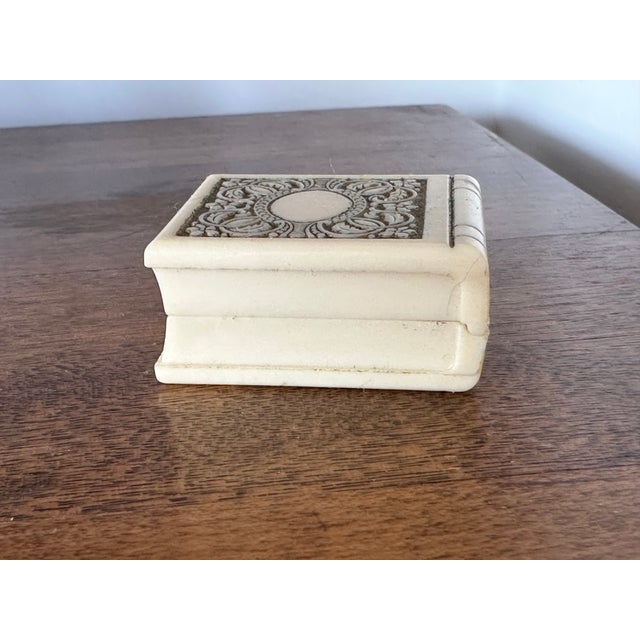 Antique Jeweler's Ring Presentation Box For Sale In New York - Image 6 of 12