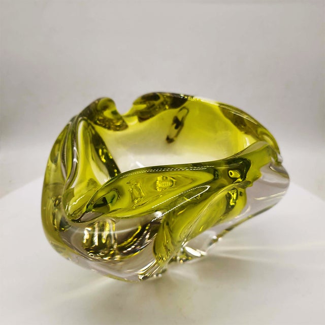 1950s Large Triangular Ashtray or Catch-All in Murano Glass, Italy, 1950s For Sale - Image 5 of 12