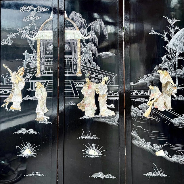 Mid-Century Japanese Lacquer & Hardstone Byobu Screen (36") For Sale - Image 4 of 9