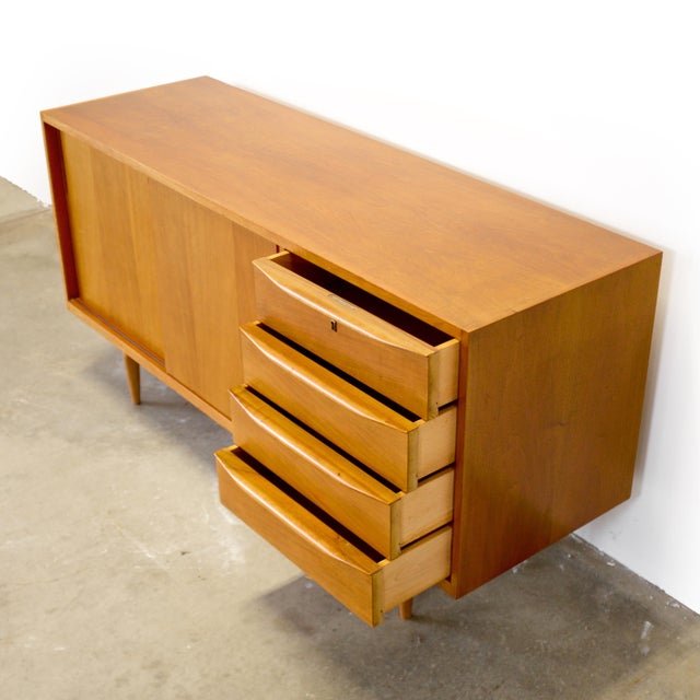 1950s Deutsche Werkstätten Hellerau Oak Sideboard Designed by Franz Ehrlich For Sale - Image 16 of 17